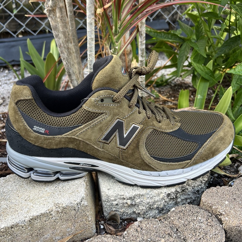 Size 15 Men's New Balance 2002R Sneakers U2002RR Woodland Black New Running